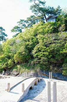 松江美保関・惣津海岸の明島神社 松江美保関・惣津海岸の明島神社 美保関,明島神社,惣津海岸の写真素材