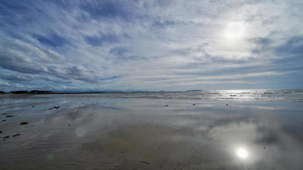 美しいリフレクション かがみの海,福間海岸,海の写真素材