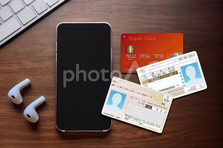 スマホといろいろなカード スマホ,スマートフォン,マイナンバーカードの写真素材