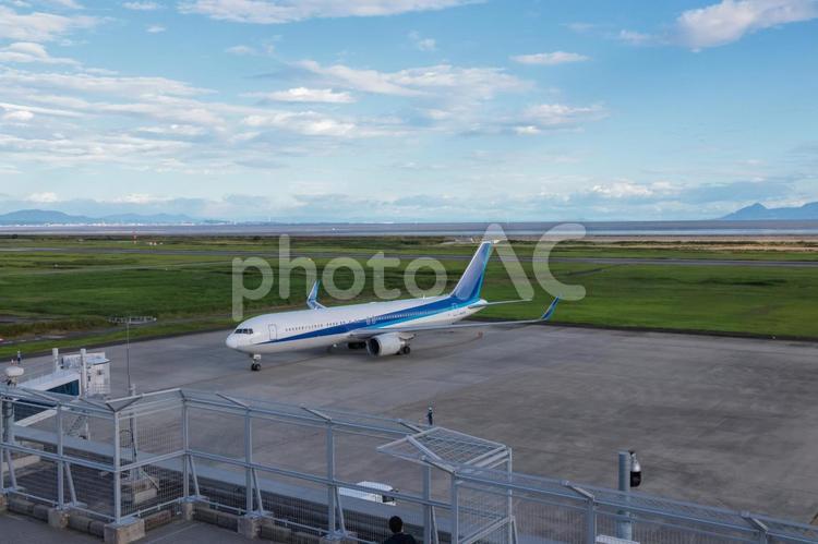 佐賀の夏、夕方のひととき 飛行機,航空機,旅客機の写真素材