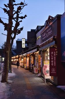 小樽  運河通り 小樽  運河通り 北海道,夕景,夜景の写真素材