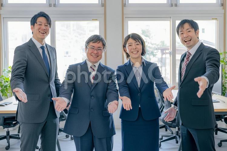 笑顔のビジネスチーム ビジネス,スーツ,チームの写真素材