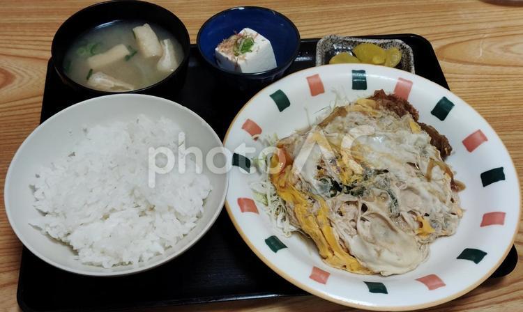 卵とじ定食 食べ物,食事,料理の写真素材