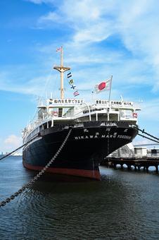 横浜・氷川丸(山下公園前) 横浜・氷川丸(山下公園前) 横浜,氷川丸,山下公園の写真素材