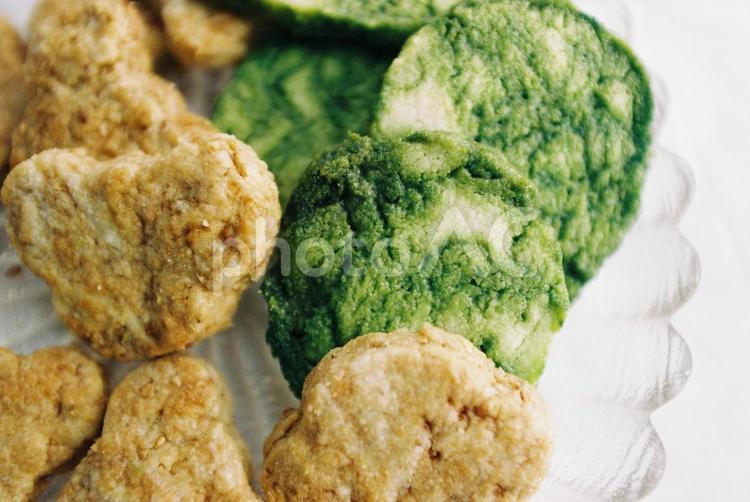 くま型と抹茶のクッキー クッキー,スイーツ,お菓子の写真素材