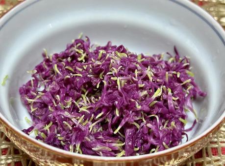 ゆでた食用菊紫 食べ物,美味しい,食事の写真素材