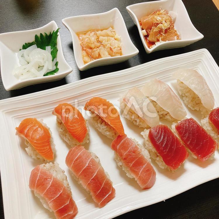 スーパーのお刺身で自作寿司 家飯,寿司,自作の写真素材