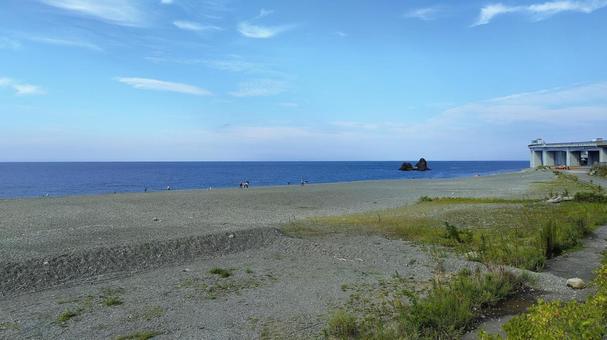 親不知海岸でヒスイ探し 親不知海岸でヒスイ探し 海,きれい,親不知海岸の写真素材