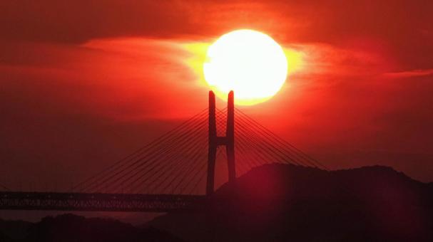 瀬戸大橋と夕日 瀬戸大橋と夕日の写真