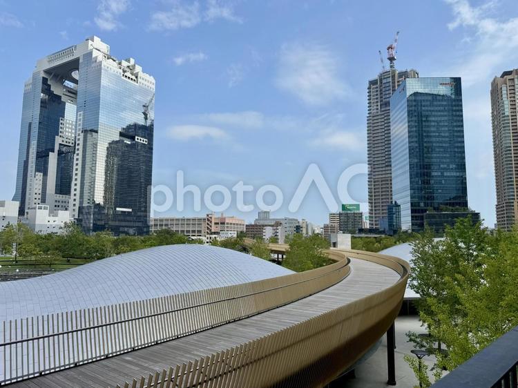 朝の大阪梅田の街並み　ミラービル 梅田,大阪市,府中の写真素材