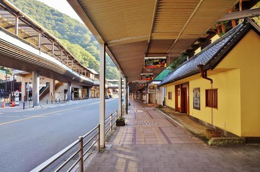 Morning shopping street in front of Hakone Yumoto Station, JPG