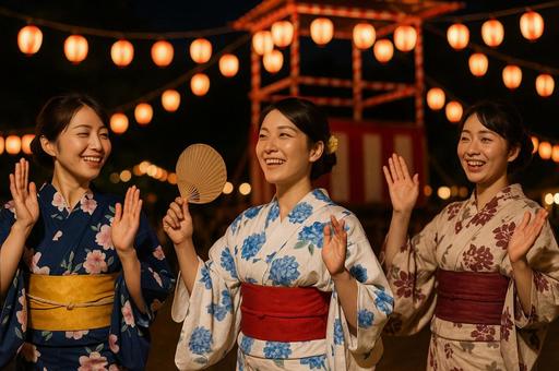 夏まつり 盆踊りを浴衣で踊る女性 夏まつり 盆踊りを浴衣で踊る女性の写真