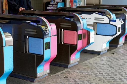 自動改札機 自動改札機,駅,icカードの写真素材