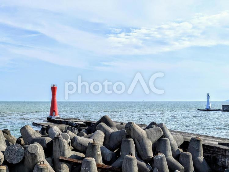 灯台の海景 海,水平線,灯台の写真素材