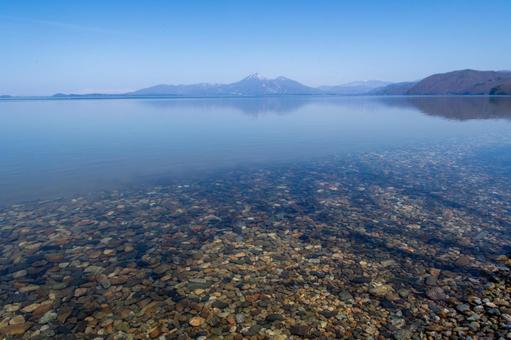 透明感のある猪苗代湖と磐梯山 透明感のある猪苗代湖と磐梯山 猪苗代湖,透明感,磐梯山の写真素材