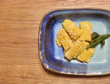 居酒屋風 焼きとうもろこし 居酒屋風 焼きとうもろこし 焼きとうもろこし,焦げ目,食事の写真素材