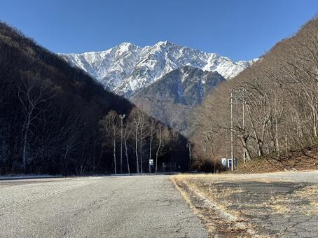 冠雪の北アルプス 冠雪,北アルプス,秋の写真素材