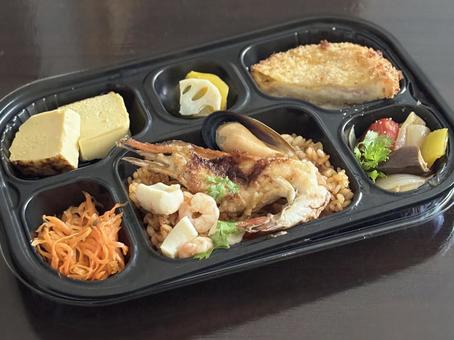 テイクアウトのパエリア弁当 テイクアウトのパエリア弁当の写真