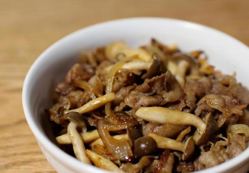 牛バラとしめじのソテー 牛肉,beef,shortpateの写真素材