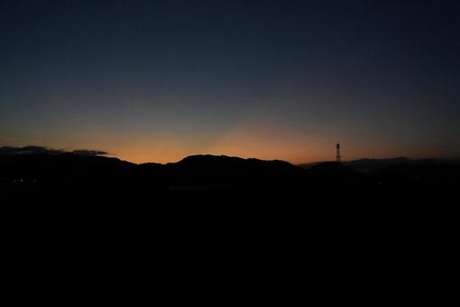 夕焼けの光芒 夕焼けの光芒 背景素材,夕焼け,光芒の写真素材