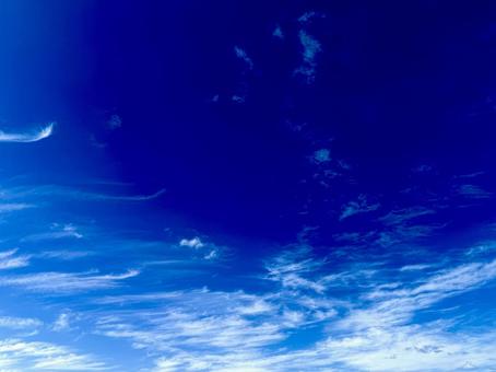 雲たちのざわめき 青空,空,天気の写真素材