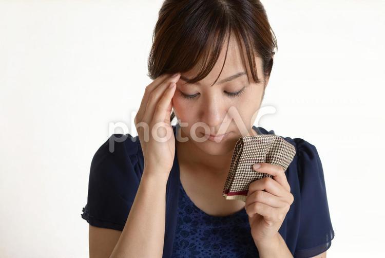 女性　ネガティブイメージ 悲しい,悲しみ,涙の写真素材