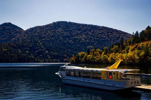 然別湖の紅葉 然別湖,秋,紅葉の写真素材