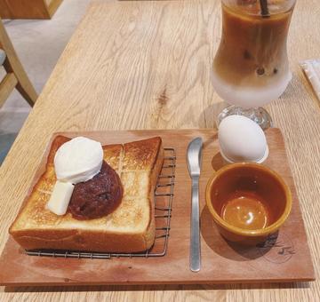 モーニング モーニング 小倉トースト,トースト,ゆで卵の写真素材