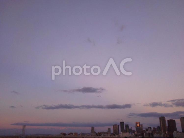 都会の夕暮れ2 夕暮れ,空,きれいの写真素材