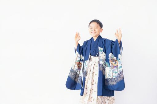 七五三の衣装を着た男の子 七五三の衣装を着た男の子 保育園,表情,スマイルの写真素材
