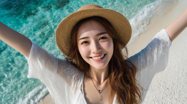 夏の海辺で手を広げ笑顔の写真