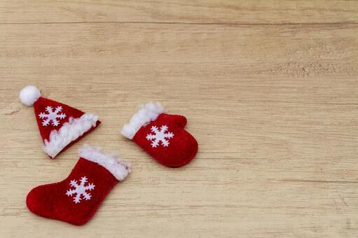 サンタの帽子と手袋、ブーツの飾り サンタ,サンタクロース,帽子の写真素材