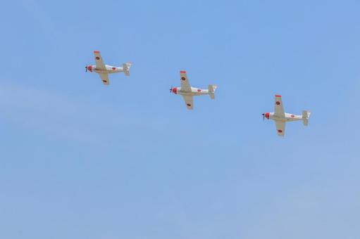 翼の轟き、海を越えて 翼の轟き、海を越えて 岩国航空基地,航空祭,軍用機の写真素材