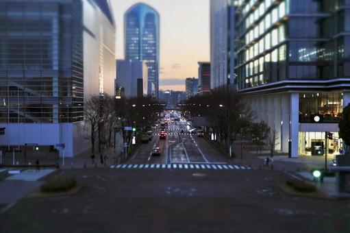 ビルの夕暮れ ビルの夕暮れの写真