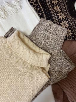 セーター　マフラー(1) セーター,マフラー,ニットの写真素材