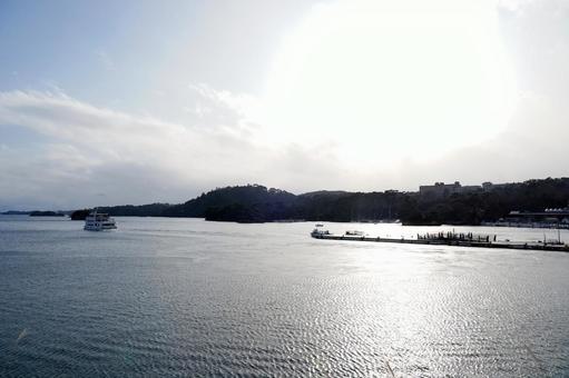 松島の海とクルーズ船 松島の海とクルーズ船の写真