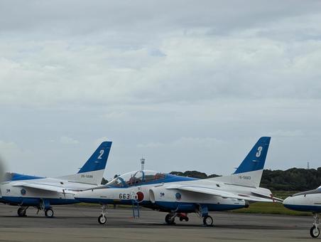 ブルーインパルスのサイドビュー ブルーインパルス,日本,防衛省の写真素材