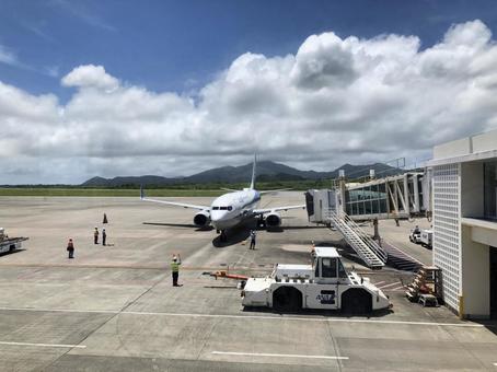石垣島空港の飛行機 沖縄,石垣島,南の島の写真素材