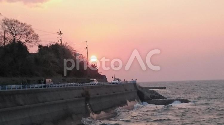 下灘駅からの美しい夕日 下灘駅,夕日,愛媛観光の写真素材