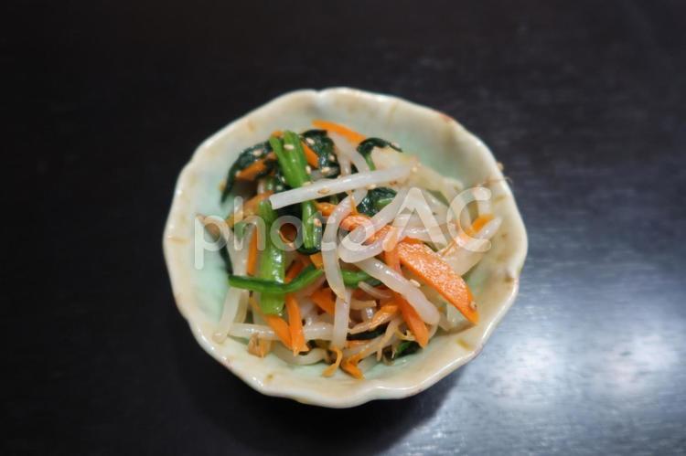 ナムル（引き撮影） 野菜,ナムル,韓国の写真素材
