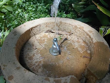 夏の水道 夏の水道 水,木,緑の写真素材