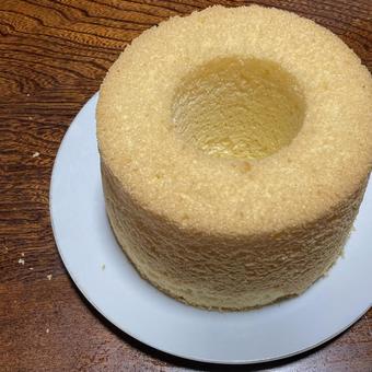 Chiffon cake - whole, JPG Chiffon cake - whole, JPG