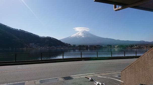 笠雲と富士 富士山,河口湖,自然の写真素材