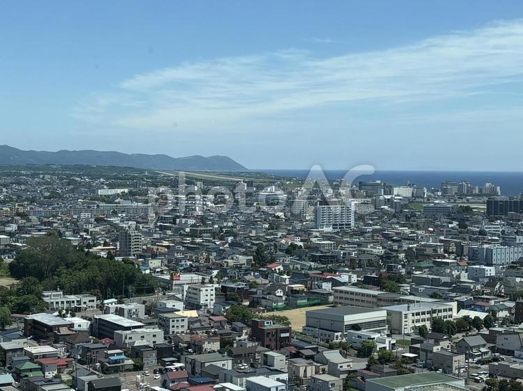 夏の函館市街と海景色 函館,北海道,海の写真素材