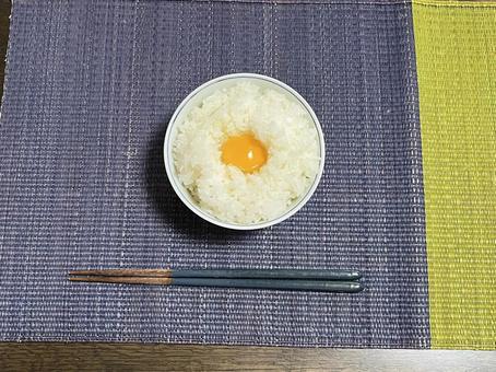 お食事 お食事 食事,生たまご,玉子の写真素材
