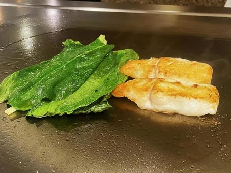 鉄板焼き 白身魚 鉄板焼き 白身魚の写真