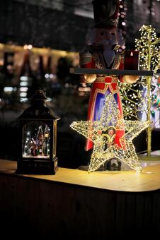 クリスマスイルミネーションの飾り付け クリスマス,イルミネーション,飾り付けの写真素材