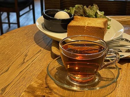紅茶とモーニングセット 紅茶とモーニングセット 紅茶,ホットティー,モーニングセットの写真素材