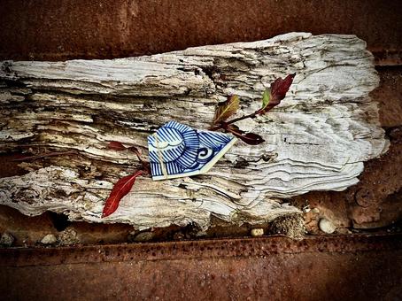 枯れ木とかけら 枯れ木とかけらの写真