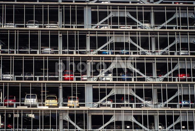 横浜街散歩 駐車場,立体駐車場,景観の写真素材